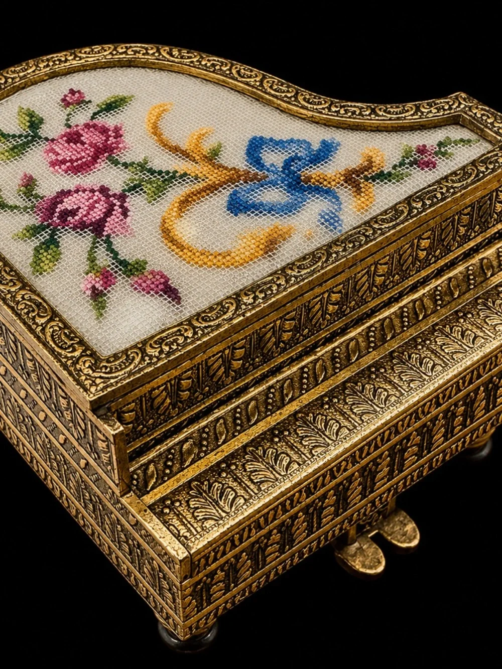 Vintage Grand Piano Musical Box – “Danube Waves”